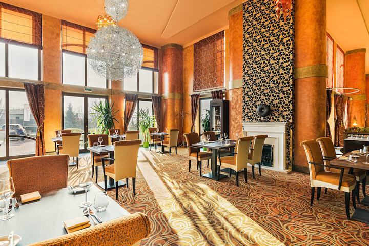 Dining Photos
