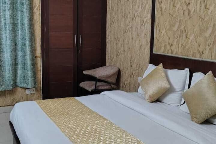 Room 15 of 24