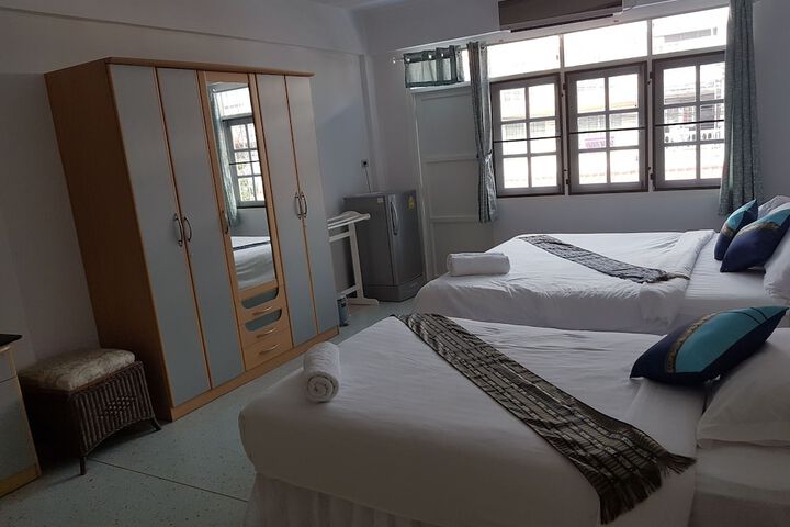 Room 8 of 30
