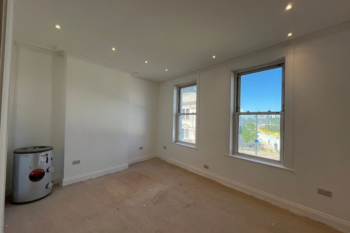 Room 5 of 27