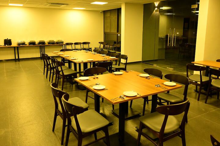 Dining 23 of 29