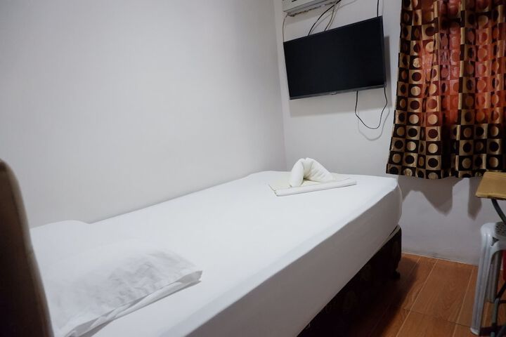 Room 10 of 90