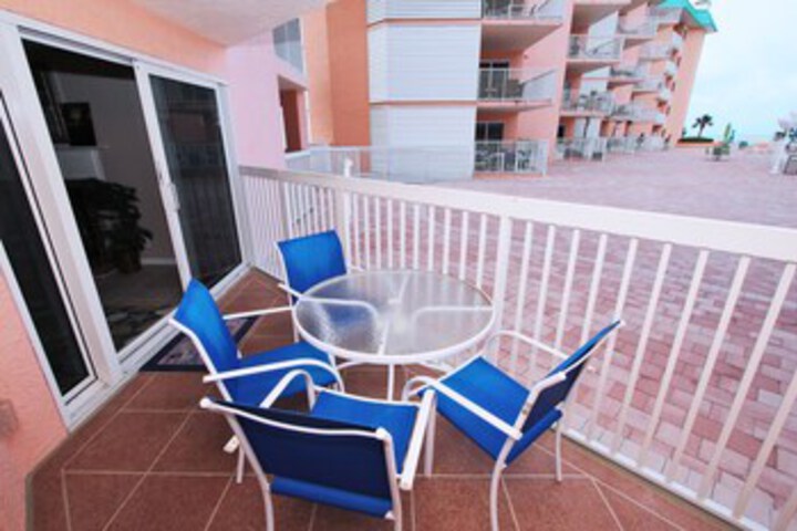 Terrace/Patio 4 of 25