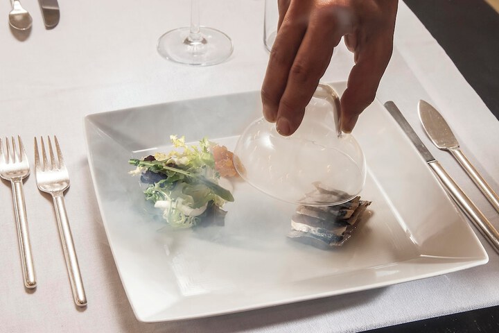 Dining 52 of 80