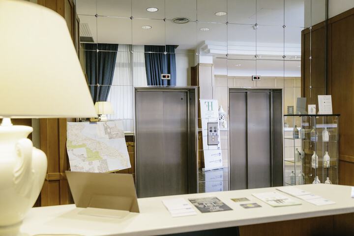 Hotel Interior 10 of 77