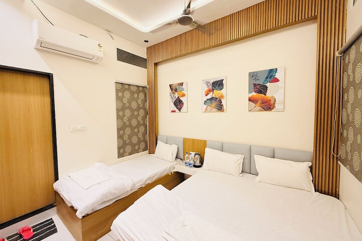 Room 13 of 37