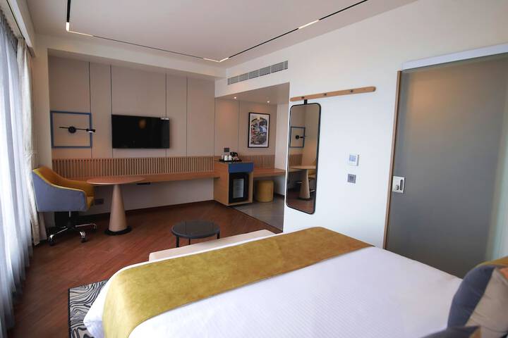 Room 13 of 65