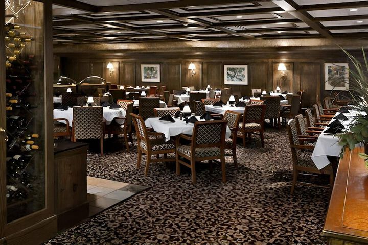 Dining 39 of 57