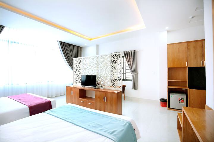 Room 10 of 14