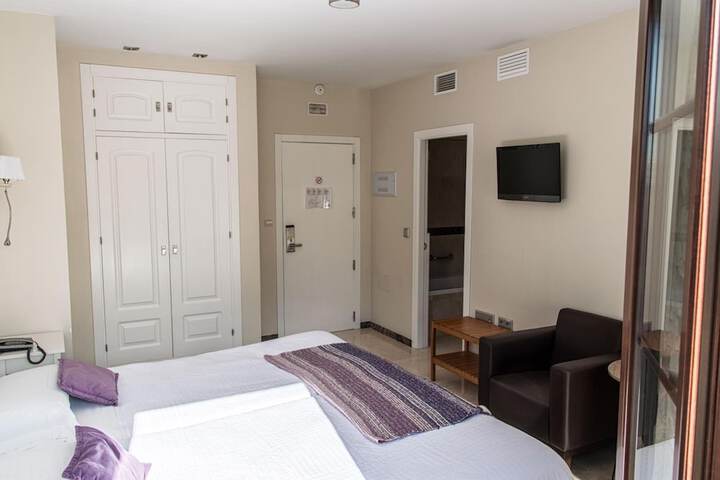 Room 21 of 46