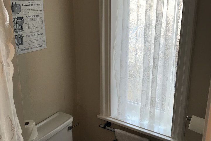 Room 30 of 34