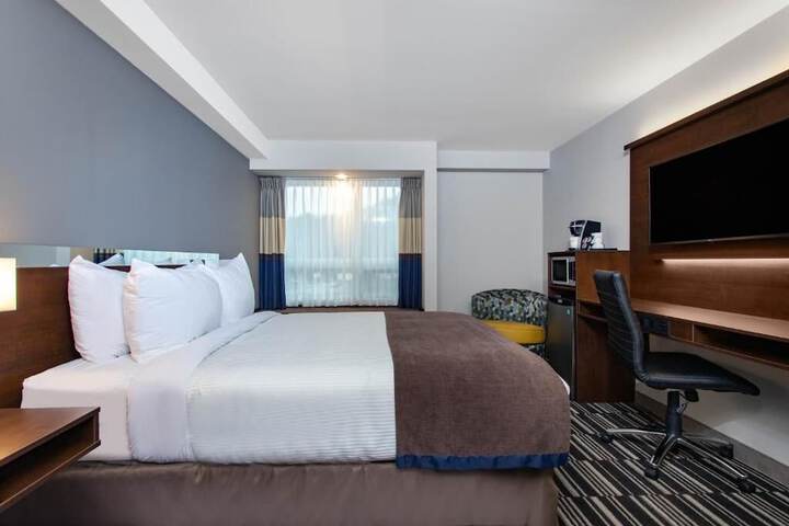 Room 12 of 36