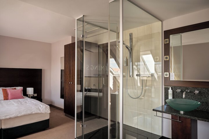 Room 18 of 43