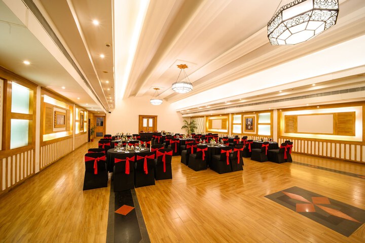 Ballroom/Hall 75 of 86