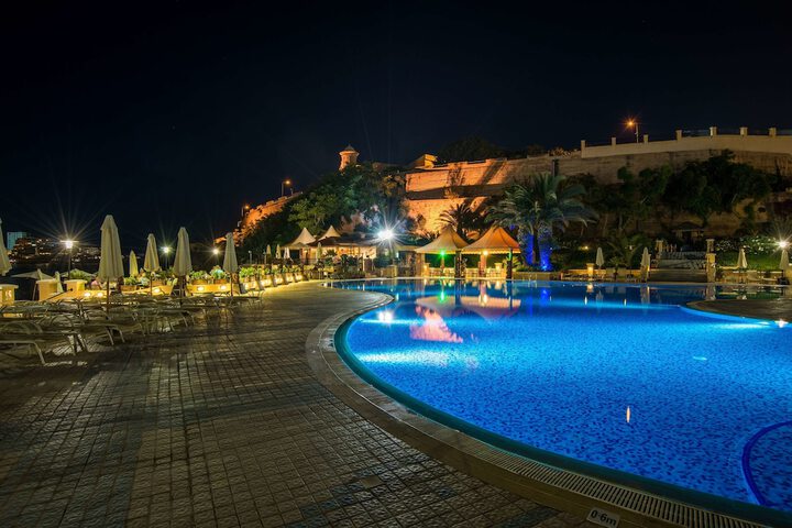 Pool 42 of 91