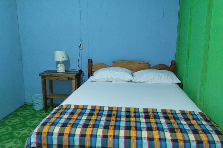 Room 5 of 11