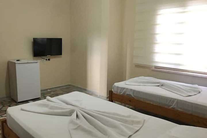 Room 5 of 16
