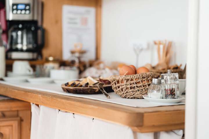 Breakfast/Coffee Service 72 of 125