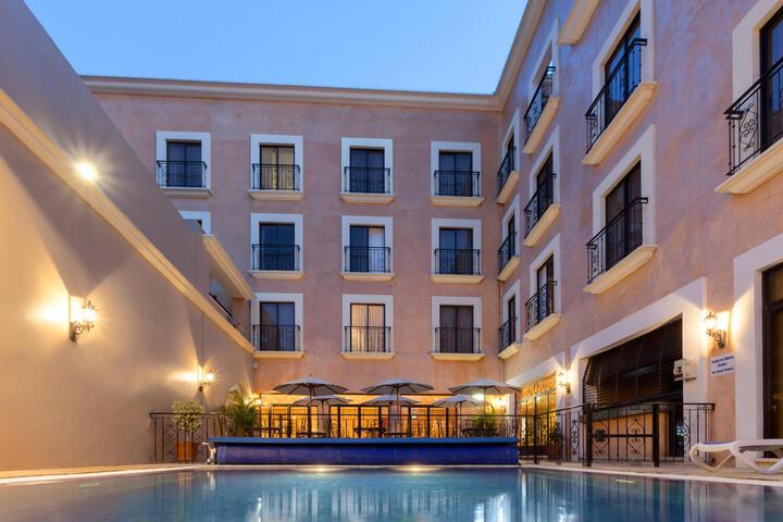 Pools & Facilities