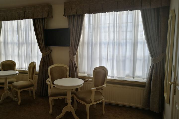 Room 34 of 132