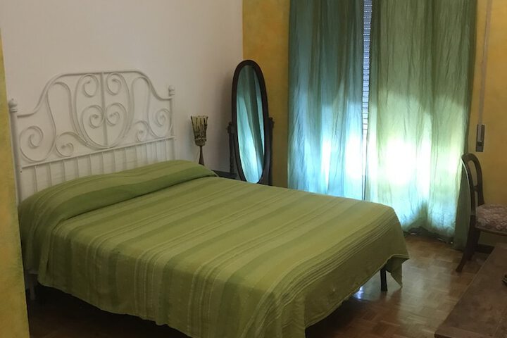 Room 16 of 39