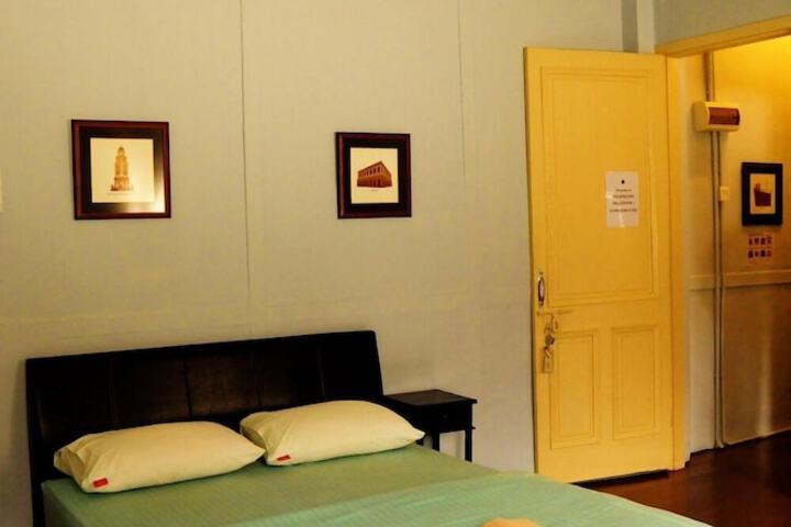 Room 4 of 46