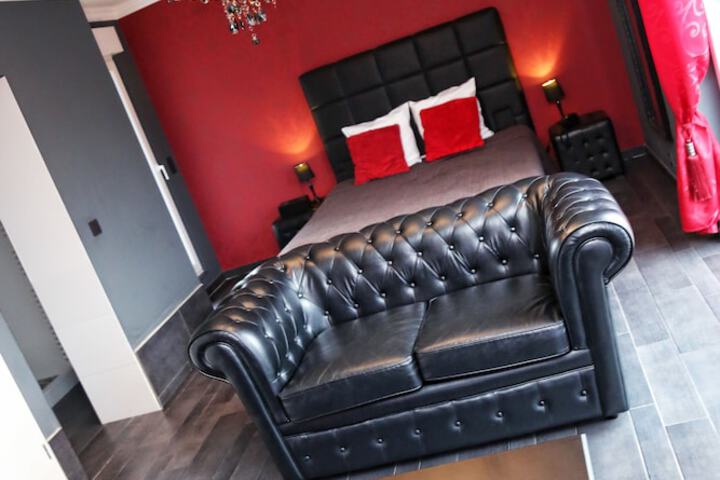 Room 15 of 161