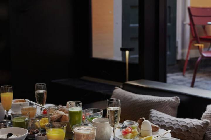 Breakfast/Coffee Service 41 of 65