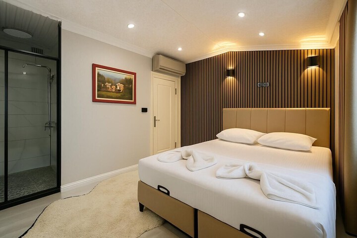Room 16 of 73