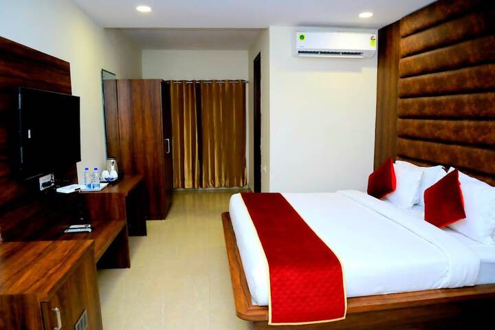 Room 7 of 16