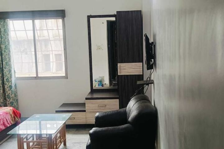 Room 3 of 6
