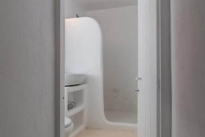 Room 82 of 94