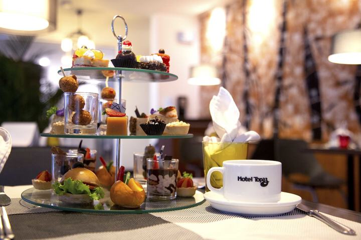 Breakfast/Coffee Service 168 of 210