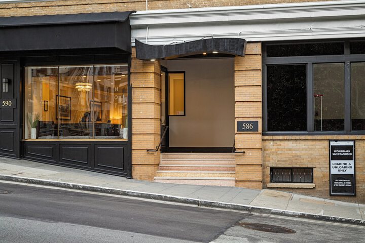 Hotel Entry