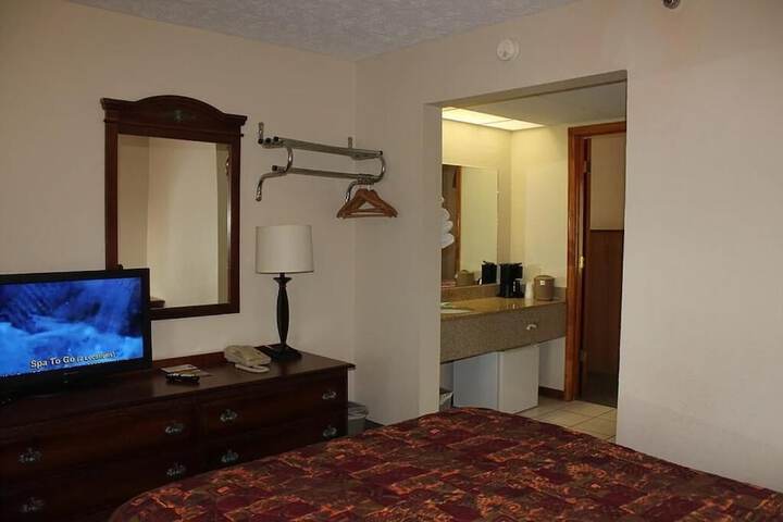 Room 5 of 19