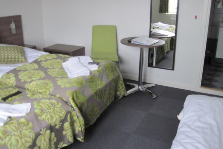 Room 12 of 39