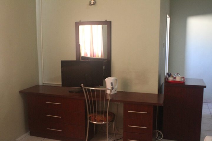 Room 9 of 24
