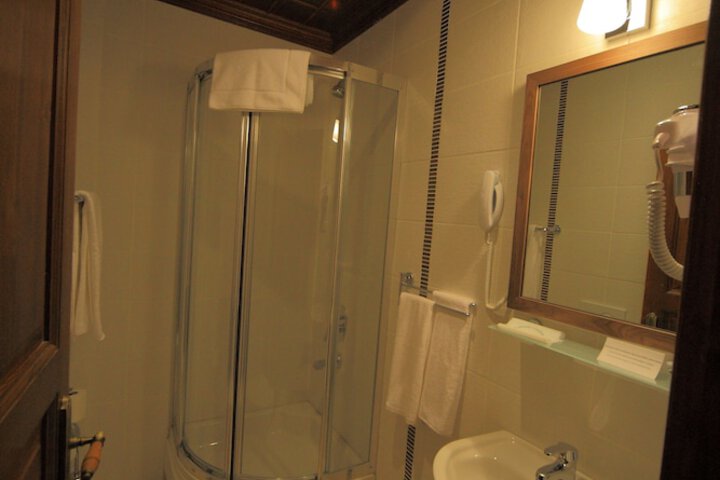 Room 20 of 83