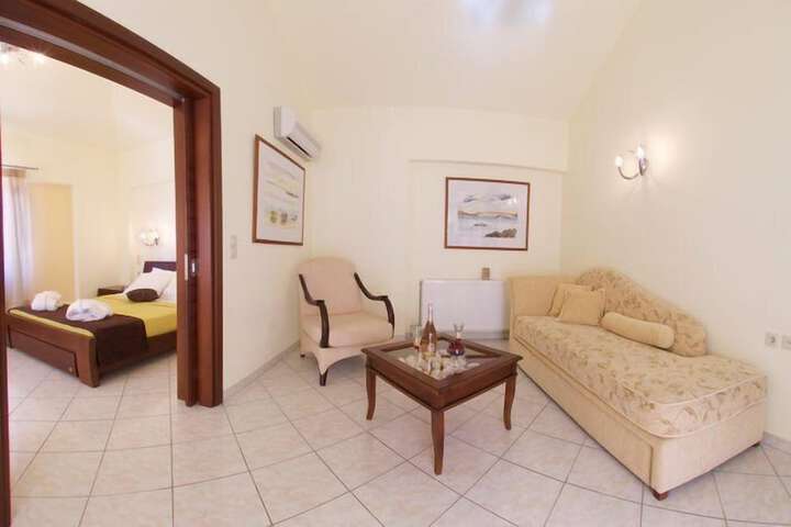 Room 6 of 25