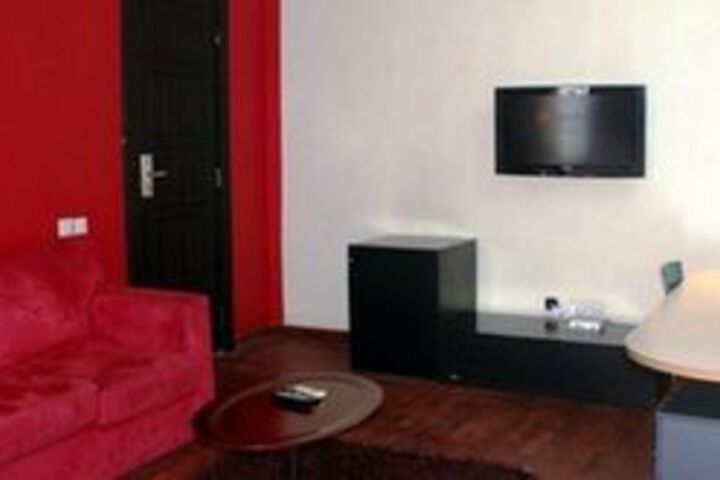 Room 3 of 6