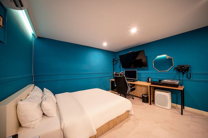 Room 6 of 57