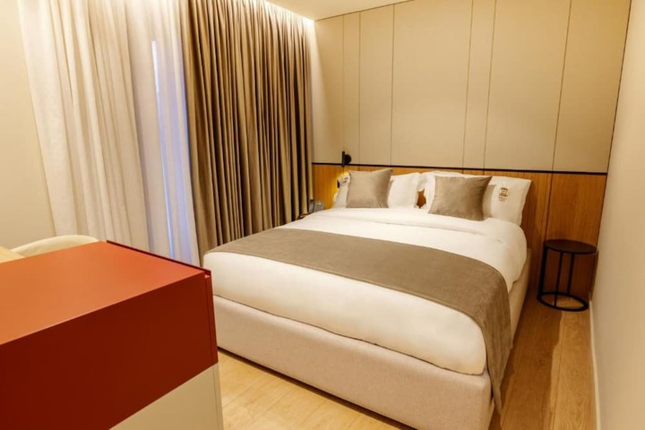 Room 7 of 73