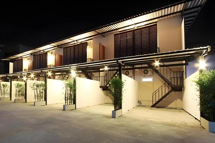 Bearing 26 Hotel