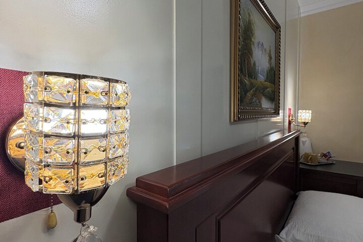 Room 151 of 266