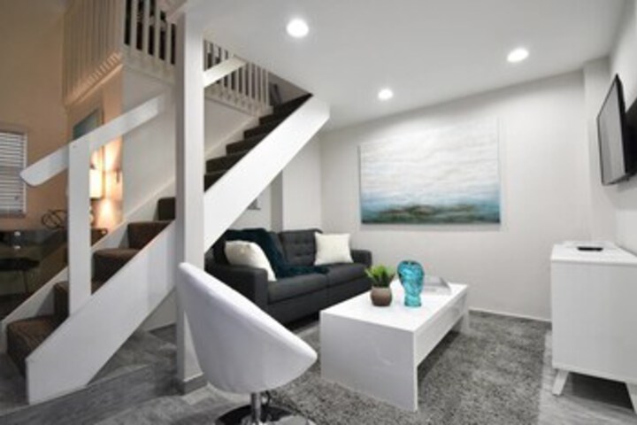Modern Deluxe 5 Star Loft Hollywood Beach Unit # 8