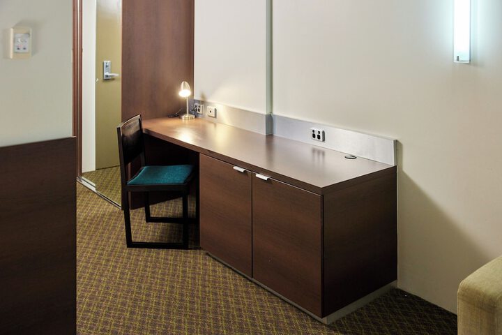 Room 20 of 99