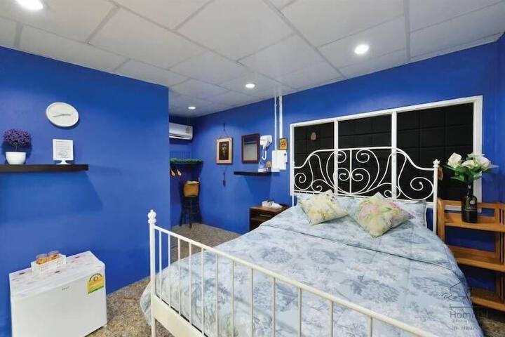 Room 15 of 80