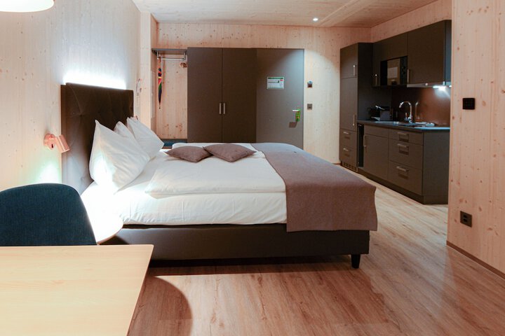 Room 30 of 65