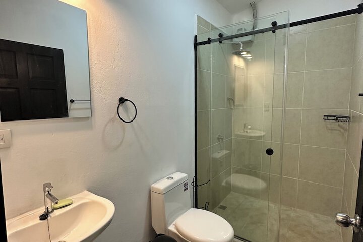 Room 8 of 10