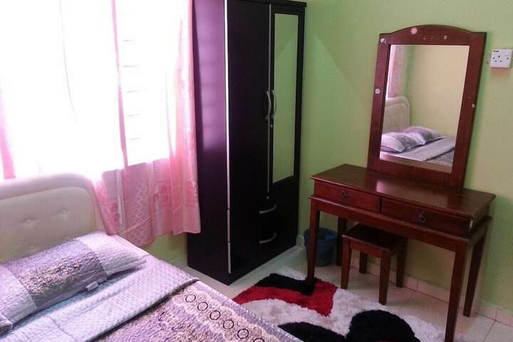 Room 5 of 26